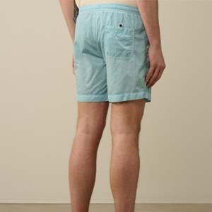 Short de bain pour homme élégant et confortable avec poches Short de bain personnalisable disponible en plusieurs couleurs et tailles - Product Image 3