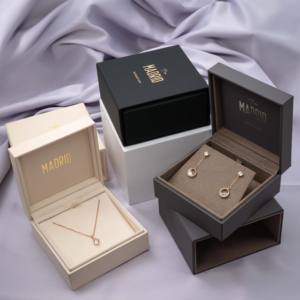 Boîtes à bijoux doublure en velours avec logo personnalisé de Madrid avec extérieur doux au toucher plusieurs couleurs pour emballage de bracelet Cadeau élégant - Product Image 3