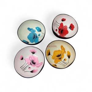 Bol en noix de coco incrusté de nacre, motif personnalisé en gros pour la maison et la table, Vietnam - Product Image 1