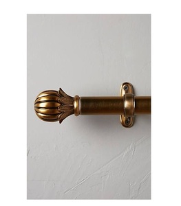 Tige d'escalier élégante HeritageTread Support en laiton durable pour coureurs d'escalier pour la maison et les mariages - Product Image 1