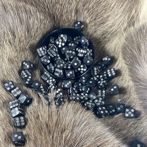 Ensemble de dés en os de buffle fabriqué à la main pour jeux de société RPG dés polyédriques de qualité supérieure cadeau naturel et unique pour les joueurs par FWE - Product Image 1