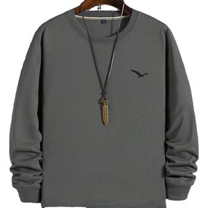 เสื้อสเวตเชิ้ตคอกลมผ้าฝ้าย 100% สำหรับผู้ชาย พิมพ์ลายปักโลโก้นกอินทรีตามสั่ง ขายส่ง OEM สำหรับฤดูหนาว - Product Image 1