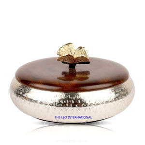 Poli brillant avec couvercle Forme de fleur Design Bol décoratif rond Matériau bois aluminium Bol unique de luxe - Product Image 1