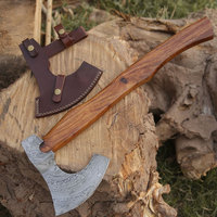 Haches en acier de Damas de style artisanal avec motif en acier décoratif et manche en bois massif Haches en acier de Damas