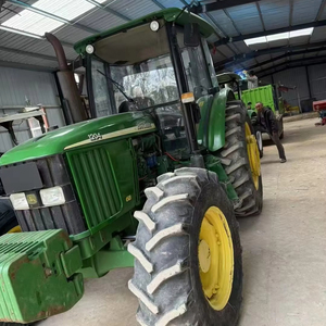 Moissonneuse à maïs Deere d'occasion, équipement agricole compact pour ferme et verger, avec 2001-4000 heures de fonctionnement et une largeur de 130 - Product Image 1