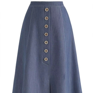 Faldas largas de mezclilla un armario Looks esenciales con faldas largas de mezclilla clásicas Boho Meets Casual Faldas largas Inspiración - Product Image 1