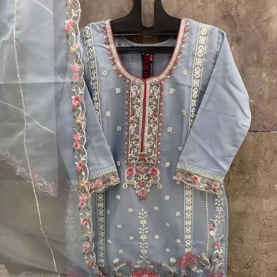 Costume de mariée indien à la mode Salwar Kameez avec broderie et robe de travail séquentielle