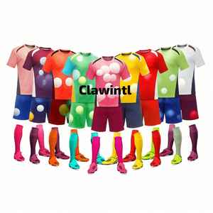 Maillot de football unisexe, nouveau design, vente en gros, polyamide teint en pièce, 220g, col rond, motif uni, séchage rapide, manches courtes - Product Image 1