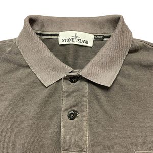 T-shirts polo de haute qualité pour hommes avec logo personnalisé haut en toile respirante et motif solide fabriqué au Pakistan vente en ligne - Product Image 2