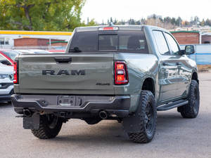 RAM 1500 WARLOCK 2025 d'occasion (conduite à gauche/droite) - Product Image 2