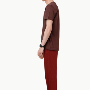 T-shirts à col en V personnalisés de haute qualité pour hommes col rond en tissu de jersey de coton rouge foncé avec motif imprimé - Product Image 4