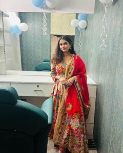 Cómodo elegante Color brillante Longitud regular Fancy Faux Fur Fiesta Ocasión Kurti & Pent Dupatta Set Mujeres - Product Image 2