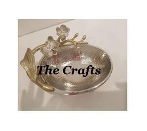 Juego de tres cuencos de chocolate de diferentes tamaños en cuenco de postre de aluminio de color plateado y dorado para los más vendidos - Product Image 3