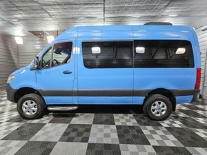 Semi-Usada, Sprinter 2500 2023, Distancia entre Ejes de 144 Pulgadas, Furgoneta de Pasajeros con Tracción en las Cuatro Ruedas, Furgoneta Comercial Usada en Buen Estado - Product Image 2