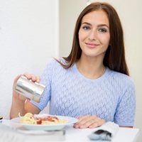 Juego de utensilios de cocina de acero inoxidable de 3 piezas con mango cómodo incluye colador espagueti Tong rallador de queso plateado