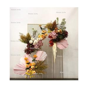 ฉากหลังโลหะสีทองดีไซน์โบราณฉากหลังแต่งงานปรับขนาดได้ - Product Image 1