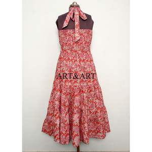 Nouvelle arrivée, robe d'été en coton de haute qualité pour femmes, chic moderne, motif floral doux, rouge, sans manches, mi-longue, coupe évasée - Product Image 6