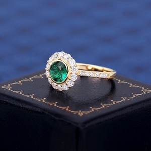 Esmeralda cultivada en laboratorio de corte redondo, anillo de compromiso de oro amarillo sólido de 14 quilates, anillo de Halo de forma redonda, reemplazo de piedras preciosas disponible - Product Image 3