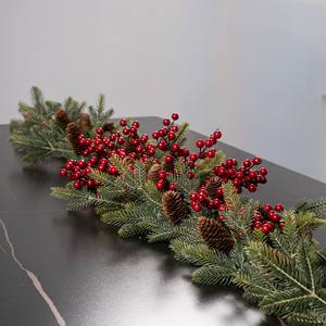 Guirnalda Navideña de Piñas y Ramas de Pino Sintético Verde de 175 cm, Guirnaldas y Coronas para Decoración Festiva de Pared Interior - Product Image 4