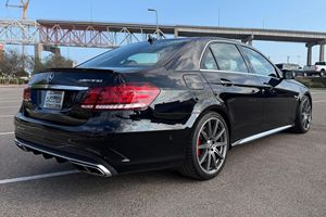 Mercedes-Benz E63 S AMG Sedán 2015 (AUTOS DE SEGUNDA MANO) - Product Image 3