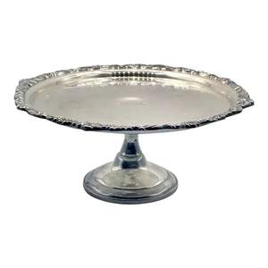 Elegante soporte de pastel de metal hecho a mano con detalles intrincados, perfecto para la decoración de la pieza central de la fiesta de exhibición de postres de boda - Product Image 2