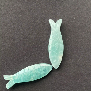 Amazonite naturelle sculpture de poisson fabriquée à la main pierres précieuses en vrac pendentif mignon perles cheville faisant des perles - Product Image 1