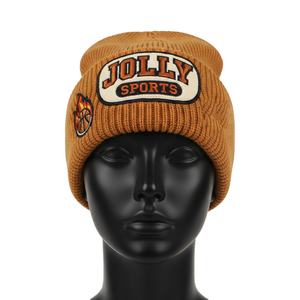 หมวกบีนนี่ผู้หญิง ผ้าอะคริลิกนุ่มถัก 300 GSM หมวกไหมพรมฤดูหนาวสีน้ำตาล ปักโลโก้แบบกำหนดเอง สไตล์แจ็คการ์ด - Product Image 1