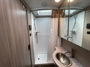 ผู้จำหน่ายรถบ้านมือสองปี 2023 ยี่ห้อ Thor Motor Coach รุ่น Ge mini AWD 23TE Class B+ เครื่องยนต์เบนซิน สำหรับขาย - Product Image 2