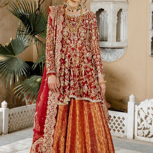 Broderie éblouissante sur la mariée KURTA avec robe LEHENGA en brocart ornée de perles de verre cristal, STONE & DABKA work @ 2022 - Product Image 1