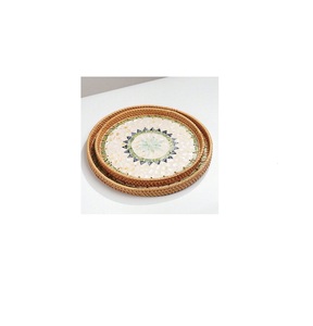 Plateau en rotin de qualité exclusive avec plateau de service alimentaire de forme ronde de travail du fabricant en Inde - Product Image 2