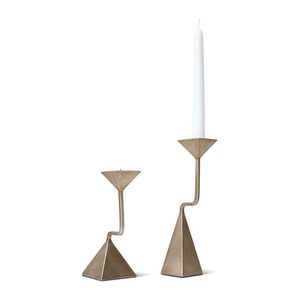 Portavelas de metal rústico con acabado envejecido, ideal para cocina de granja y decoración de sala de estar de estilo rural - Product Image 1