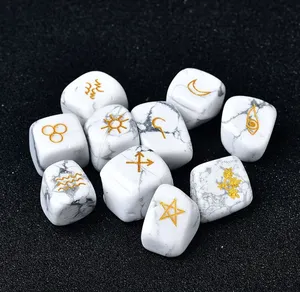 Hand gefertigte natürliche Howlite gravierte Runen set Aquarium Dekor Garten Geschenk Fortune Telling Rune Set mit einzigartigem Design