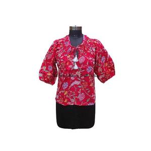 Chemise d'été bohème à motif floral, manches bouffantes, décoration à pompons, imprimé numérique indien, vintage, écologique, non tissée - Product Image 6