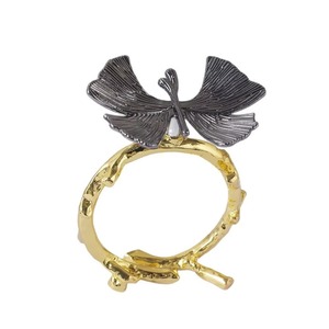 Bague décorative en or avec porte-serviettes libellule en argent pour la table de mariage, les fêtes et les repas d'hôtel. - Product Image 6