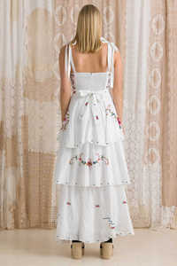 Robe de soirée longue à volants brodée de haute couture avec ceinture, sans manches - Product Image 4