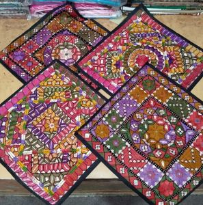 Housses de coussin brodées, lot de 4 pièces, housses de coussin brodées à la main, artisanat de broderie, lot de housses de coussin Pakistan - Product Image 6