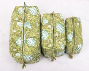 Hermoso azul Floral hecho a mano respetuoso con el medio ambiente resistente al agua duradero Vintage acolchado algodón maquillaje estuche conjunto tamaño mediano 3 uds - Product Image 3