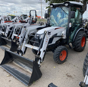 Tracteur compact Bobcat 2026 4 roues motrices Tracteur agricole lourd Moteur diesel avec chargeur frontal et système hydraulique pour l'agriculture - Product Image 1