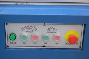 Scie à panneaux à table coulissante de haute qualité 6130, panneau en mélamine CNC, <span class=keywords><strong>machine</strong></span> à dé<span class=keywords><strong>couper</strong></span> le bois de 3200 mm <span class=keywords><strong>pour</strong></span> meubles en bois, armoires - Product Image 6
