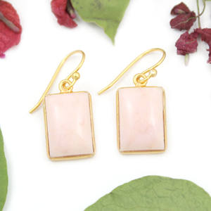 Vintage elegante natural Rosa ópalo rectángulo forma 24K chapado en oro colgante bisel pendiente para mujer Joyería Al por mayor para la India - Product Image 1