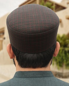 Topi อิสลามสำหรับผู้ชายที่สง่างามใช้ในชีวิตประจำวันด้วยผ้าเย็บเรียบร้อยกันน้ำสำหรับการสวดมนต์เป็นประจำการชุมนุมกีฬาและชุดลำลอง - Product Image 3