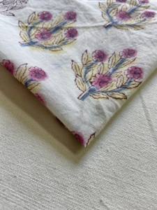ผ้าฝ้ายพิมพ์ลายด้วยมือ ลายดอกบูตะ |   ผ้าทอศิลปะอินเดียสีงาช้าง - Product Image 5