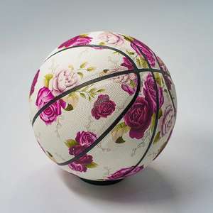 Cubierta de PU duradera y elegante de baloncesto con grafiti DIY personalizada disponible en tamaños 4 5 6 para entrenamiento - Product Image 1