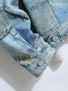 Chaqueta vaquera personalizada con múltiples bolsillos para hombre, chaqueta vaquera informal desgastada con bolsillo con tapa frontal y botones para hombre, servicio OEM disponible - Product Image 6