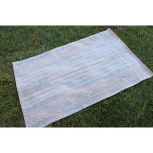 Alfombra Turca Vintage de 3.1x4.8 pies (93x146 cm), Alfombra Blanca y Azul Sólida - Product Image 3