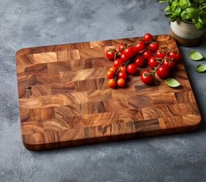 Tabla de cortar de madera de acacia y mango hecha a mano con tamaños personalizados diseñados para uso elegante en el hogar y el hotel tabla de quesos de resina - Product Image 2