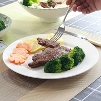 Assiette ronde blanche en porcelaine fine (42 %), assiettes de restaurant haut de gamme avec logo personnalisé