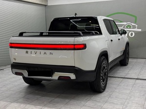 USED 2022 R1T QM Large Low Mileage Automatic <b>Panoramic</b> Sunroof LED lights LED Daytime Lights 6 Seats Ready to SHIP - Product Image 5