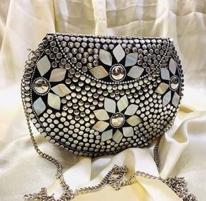 Nuevo estilo, bolso de mano elegante con puntos de Metal de latón, bolso de mano de noche para mujer, bolso de mano para niñas y Mujer con elegante bolso de uso diario - Product Image 4