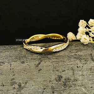 Anillo de bodas de oro macizo de 14K con diamantes naturales. - Product Image 1